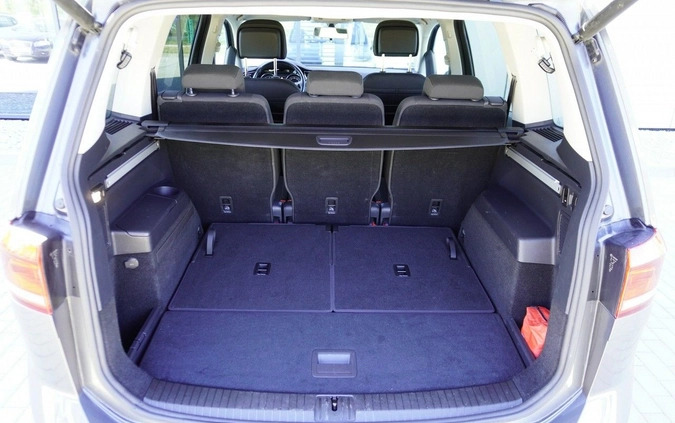 Volkswagen Touran cena 74999 przebieg: 118000, rok produkcji 2016 z Golub-Dobrzyń małe 562